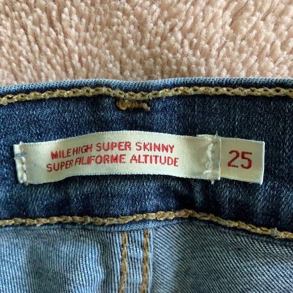 Levi’s High Waist Jeans - Picture 2 of 3